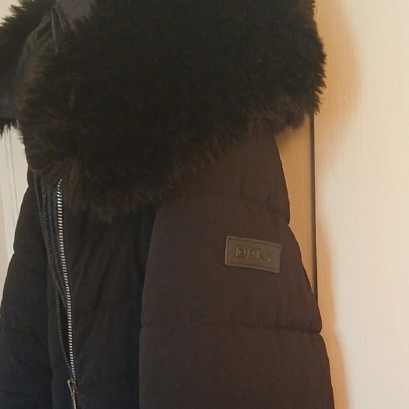 DKNYC Black Puffer Jacket Sleek Insulated Design - Picture 11 of 16